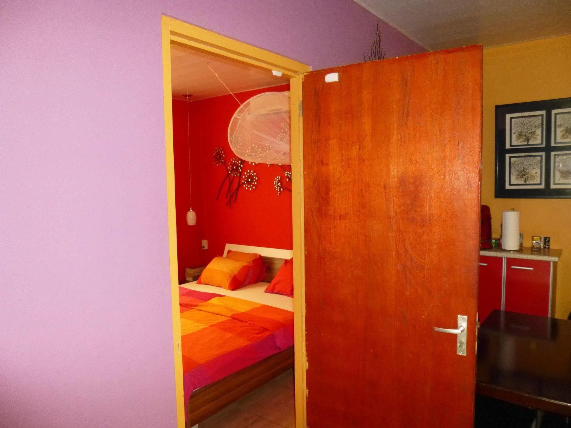 Kekemba Apartments 帕拉马里博 外观 照片